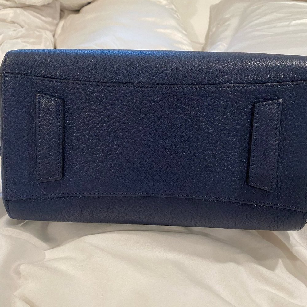 GIVENCHY NAVY SMALL ANTIGONA BAG MINT CONDITION - Picture 7 of 7